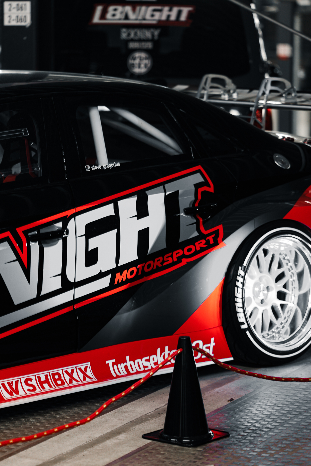 L8NIGHT Livery / Pit Detail