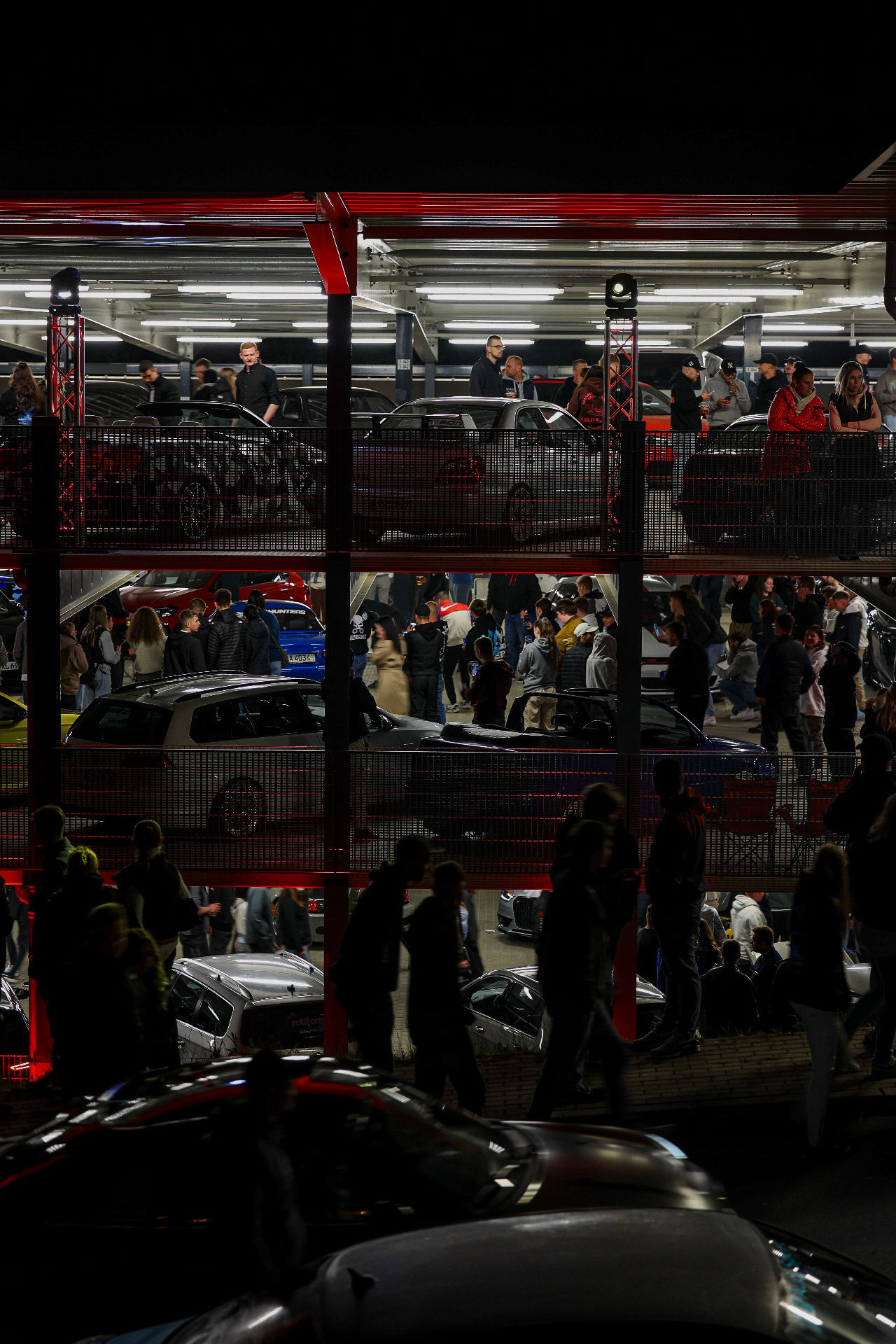 Parkdeck Meet / Red Lights
